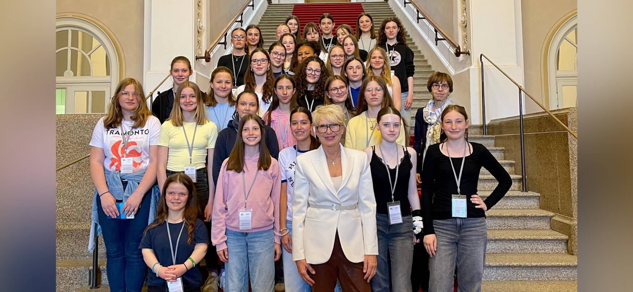 Ein spannender Tag für die 9. Jahrgangsstufe des Gymnasiums im Bayerischen Landtag in München!