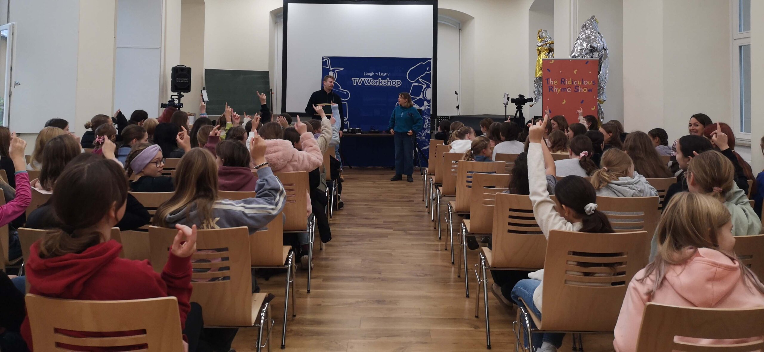 Fernsehen hautnah – ein Blick hinter die Kulissen Fernsehen hautnah – ein Blick hinter die Kulissen