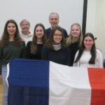 Freudige Übergabe der DELF-Zertifikate im Fach Französisch Freudige Übergabe der DELF-Zertifikate im Fach Französisch