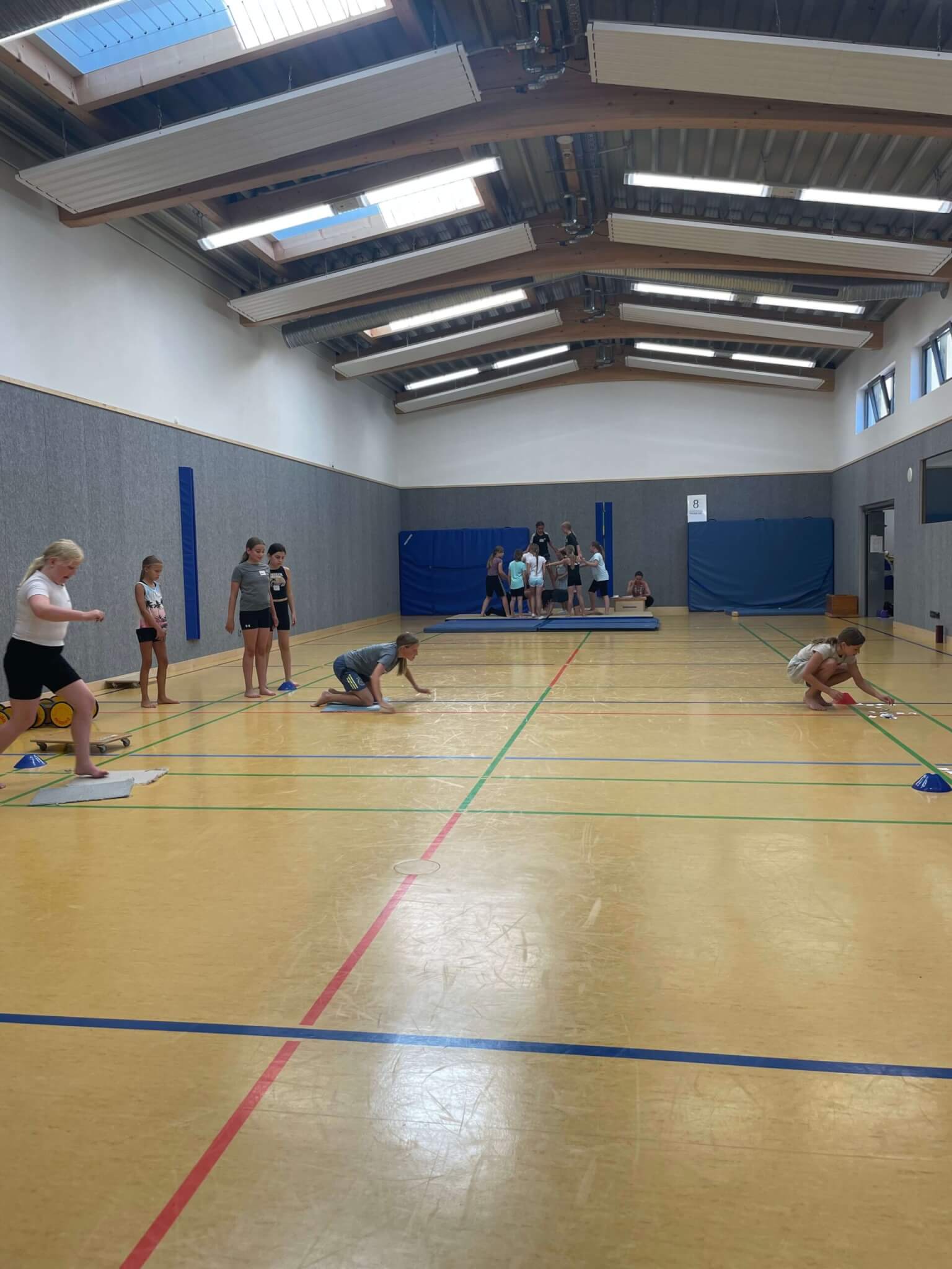 Sportstudent_innen organisieren einen Sporttag für unsere 5. Klassen 2